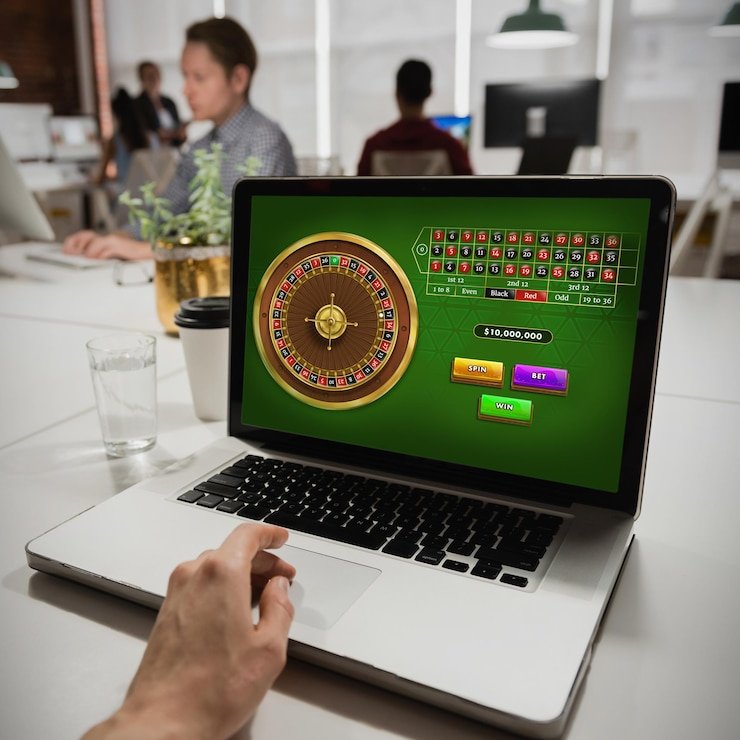 udintigel Hot Pot live dealer wheel with colour-coded segments and real-time betting interface